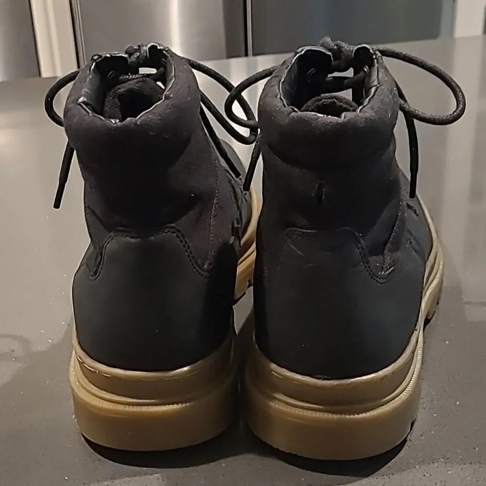 Restoration sz9W black ankleboot, leather upper